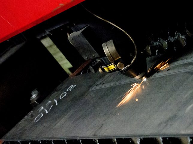 Intagliatrici laser con magazzino automatico e carico manuale